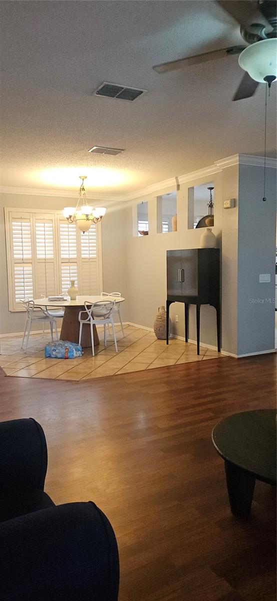 Image 4 of 44 For 1087 Shimmering Sand Drive