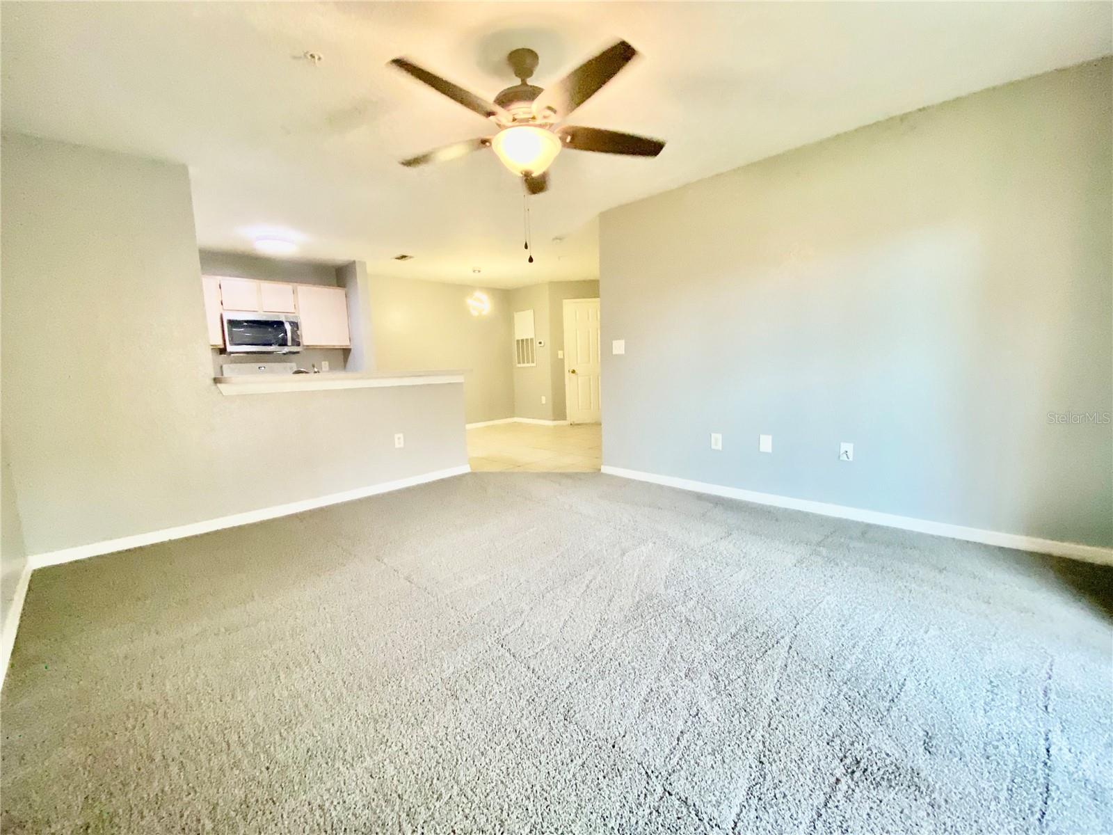 Image 16 of 23 For 5479 Vineland Road 9211