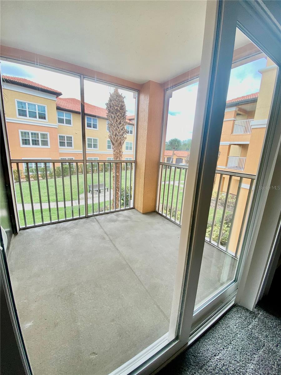 Image 17 of 23 For 5479 Vineland Road 9211