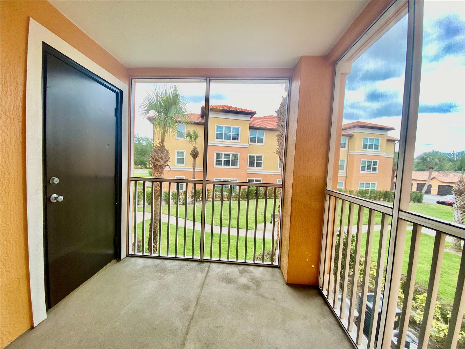 Image 18 of 23 For 5479 Vineland Road 9211