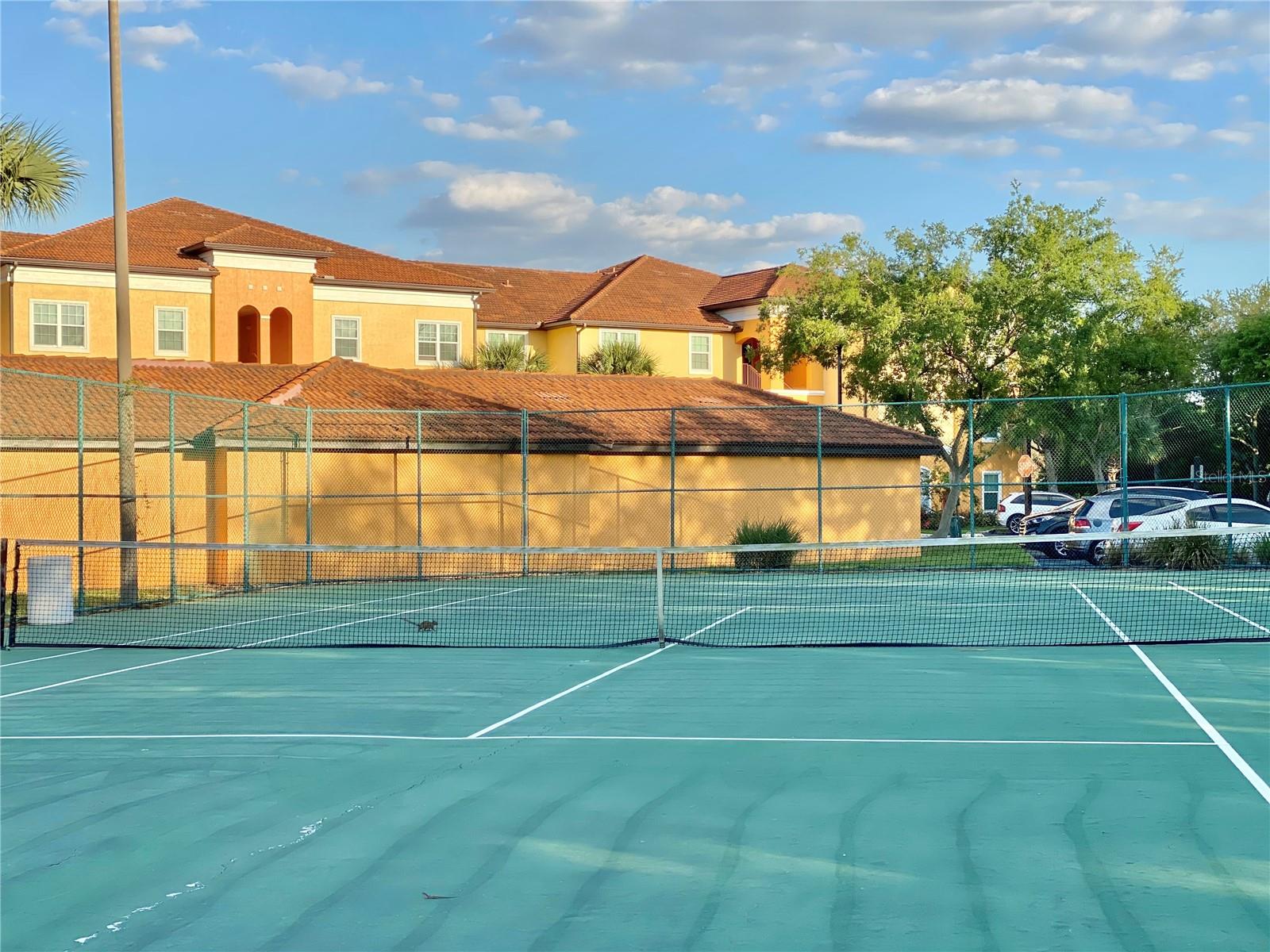 Image 5 of 23 For 5479 Vineland Road 9211