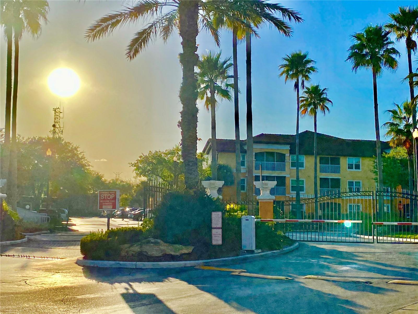 Image 6 of 23 For 5479 Vineland Road 9211