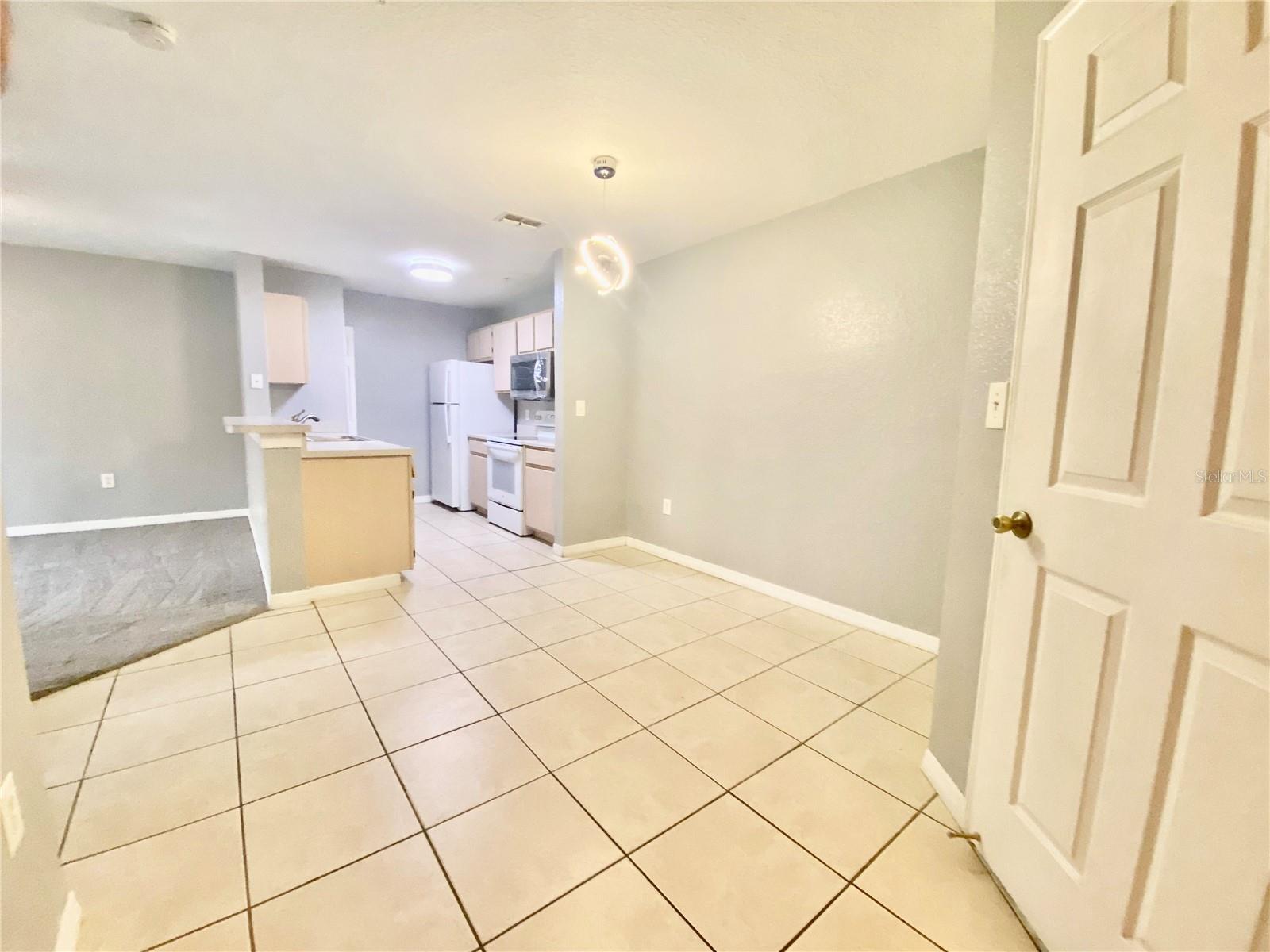 Image 8 of 23 For 5479 Vineland Road 9211