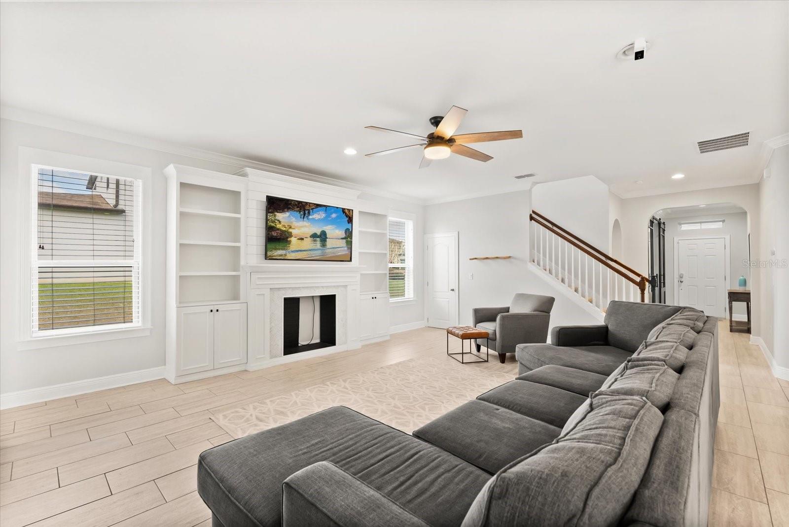 Image 10 of 53 For 4262 Caplock Street