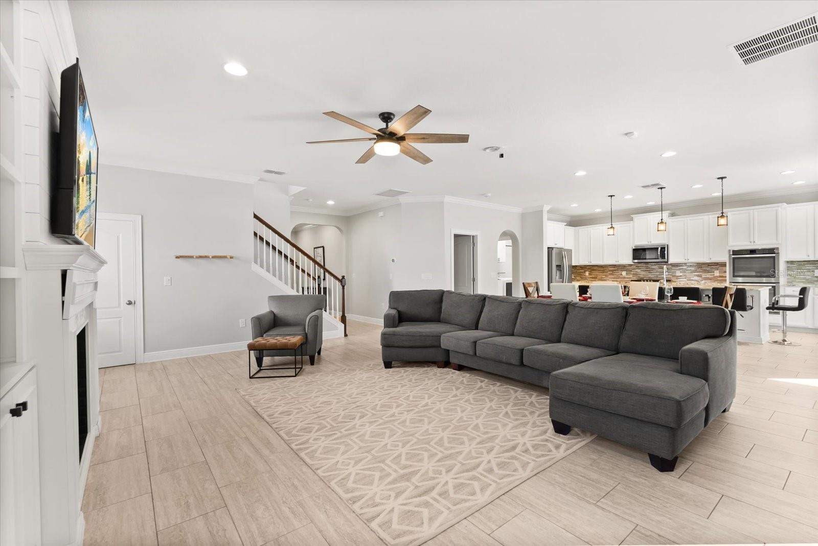 Image 11 of 53 For 4262 Caplock Street