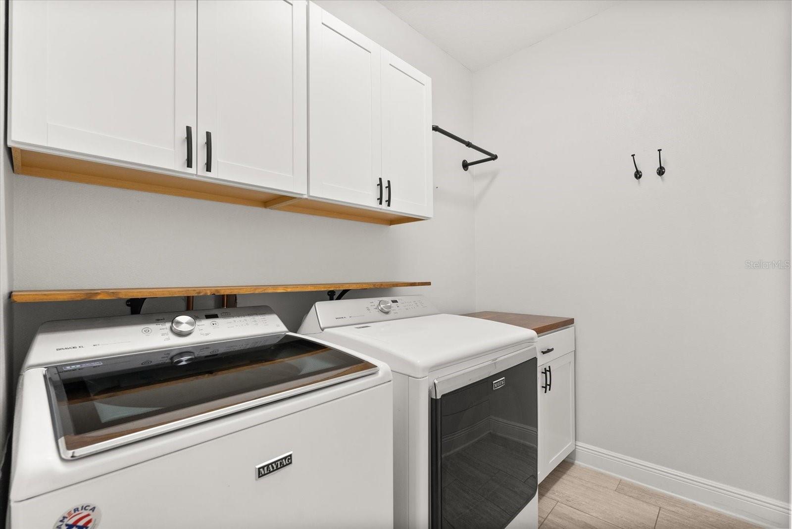 Image 20 of 53 For 4262 Caplock Street