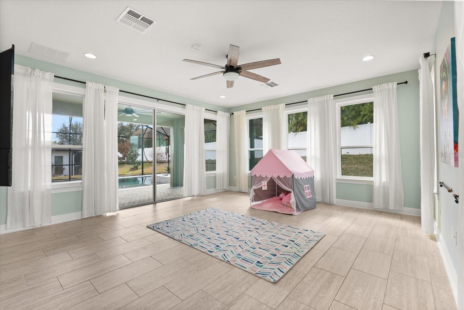 Image 21 of 53 For 4262 Caplock Street