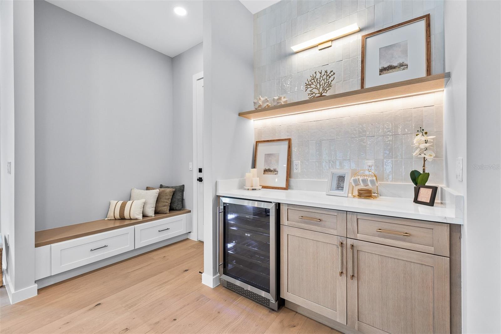 Image 13 of 69 For 22 Steele Street