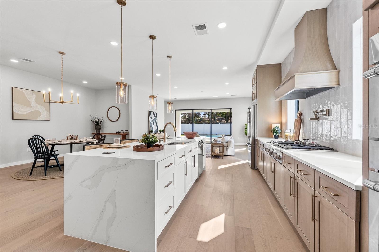 Image 23 of 69 For 22 Steele Street