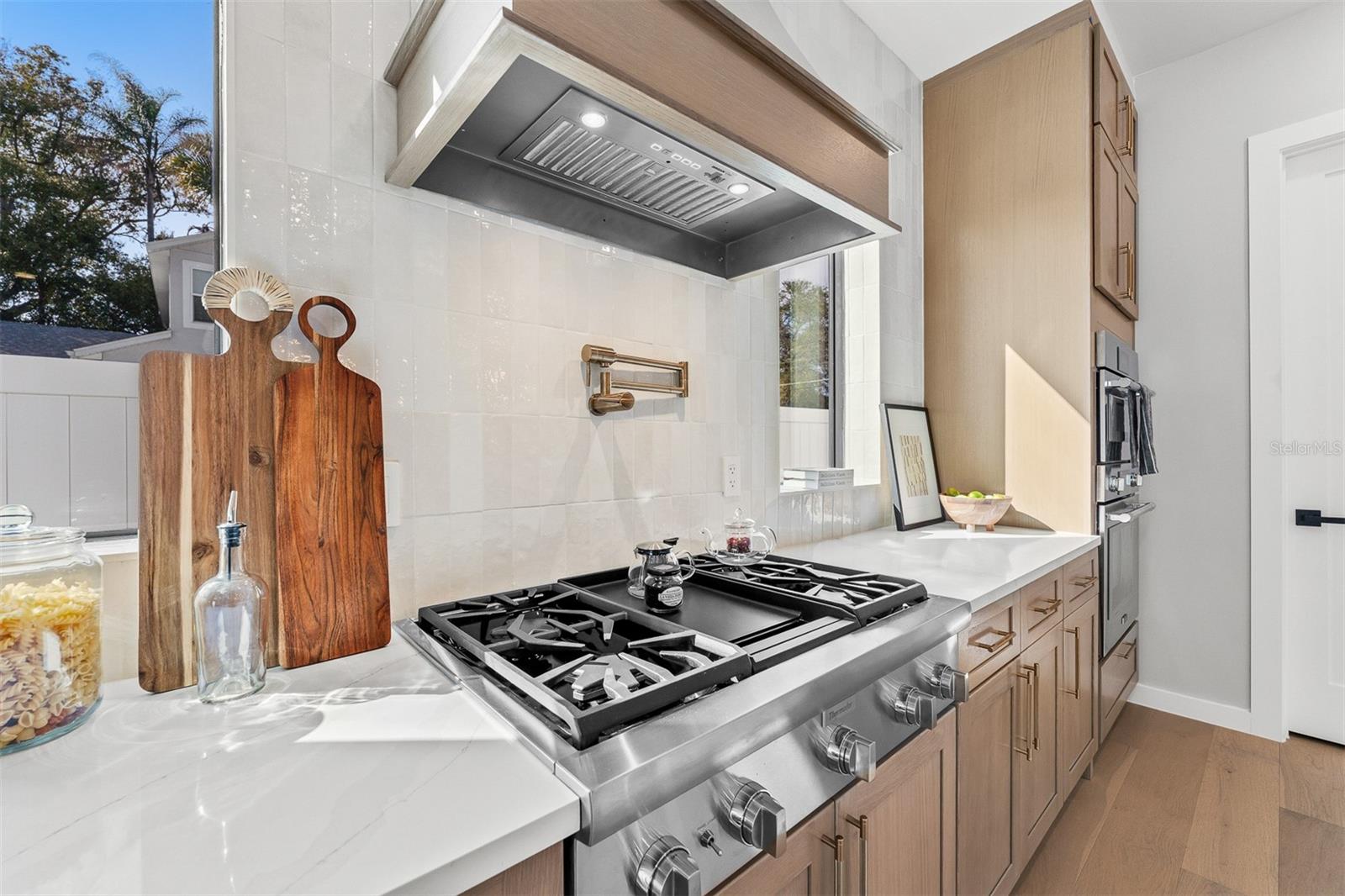 Image 24 of 69 For 22 Steele Street