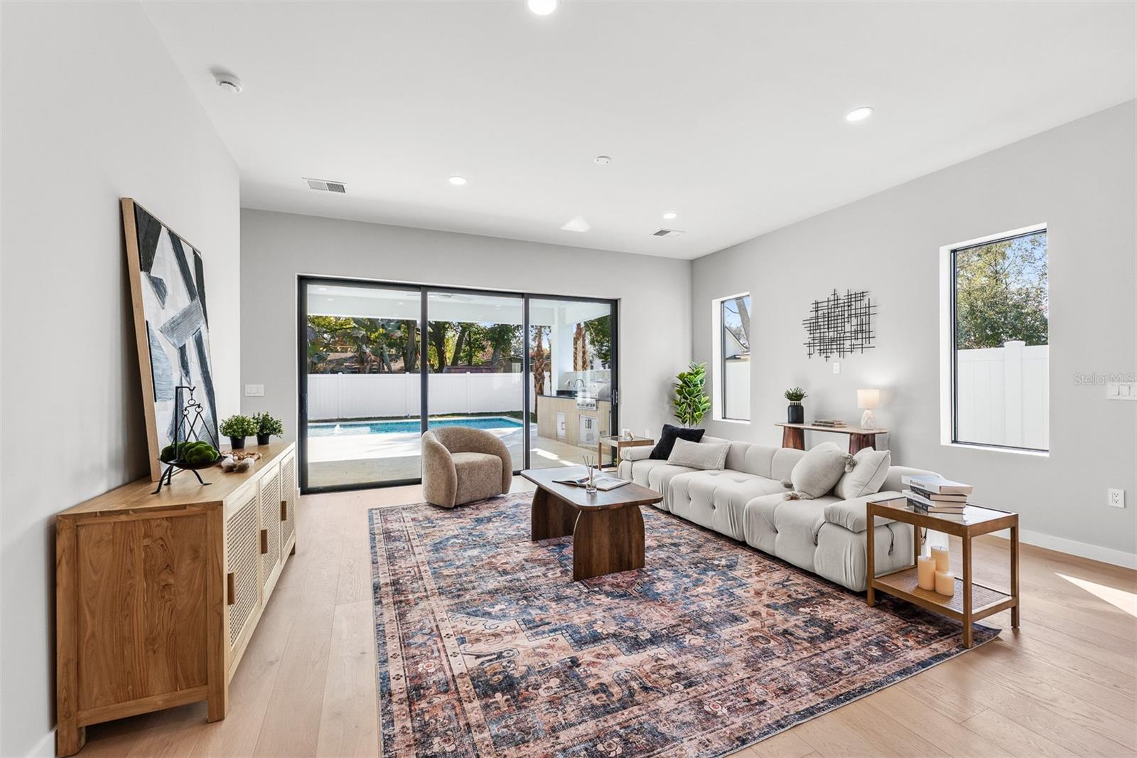 Image 27 of 69 For 22 Steele Street