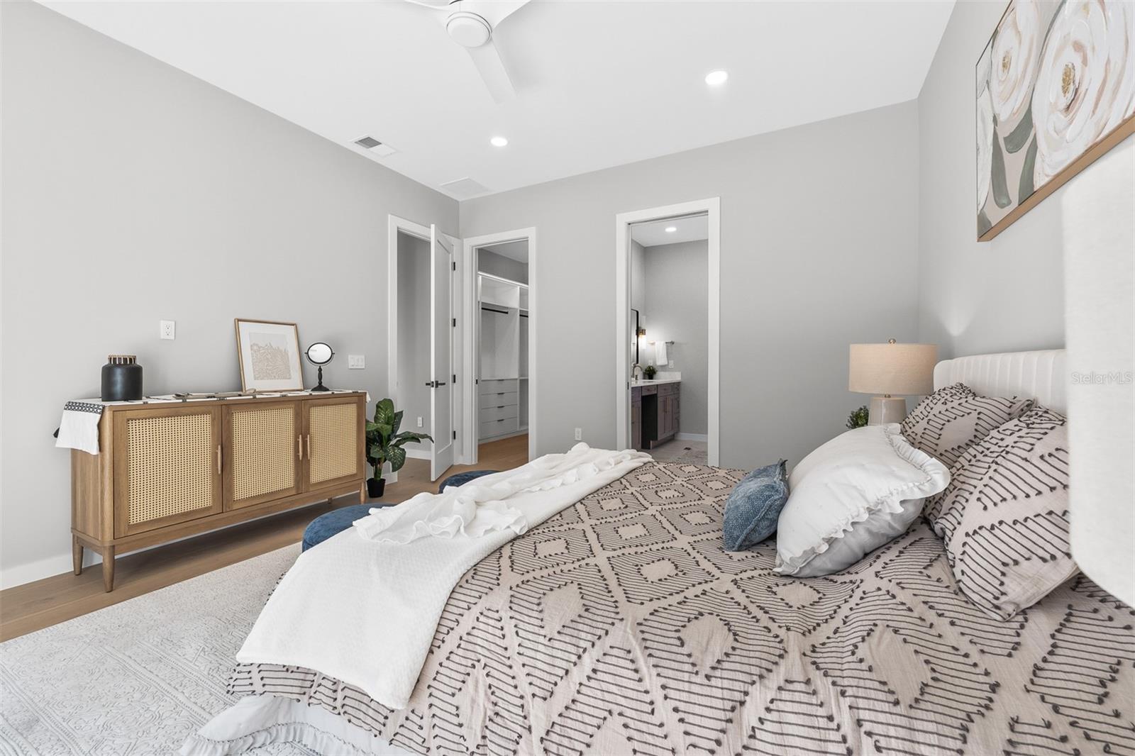 Image 33 of 69 For 22 Steele Street