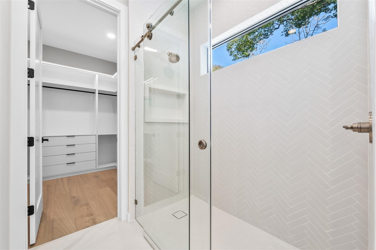 Image 39 of 69 For 22 Steele Street