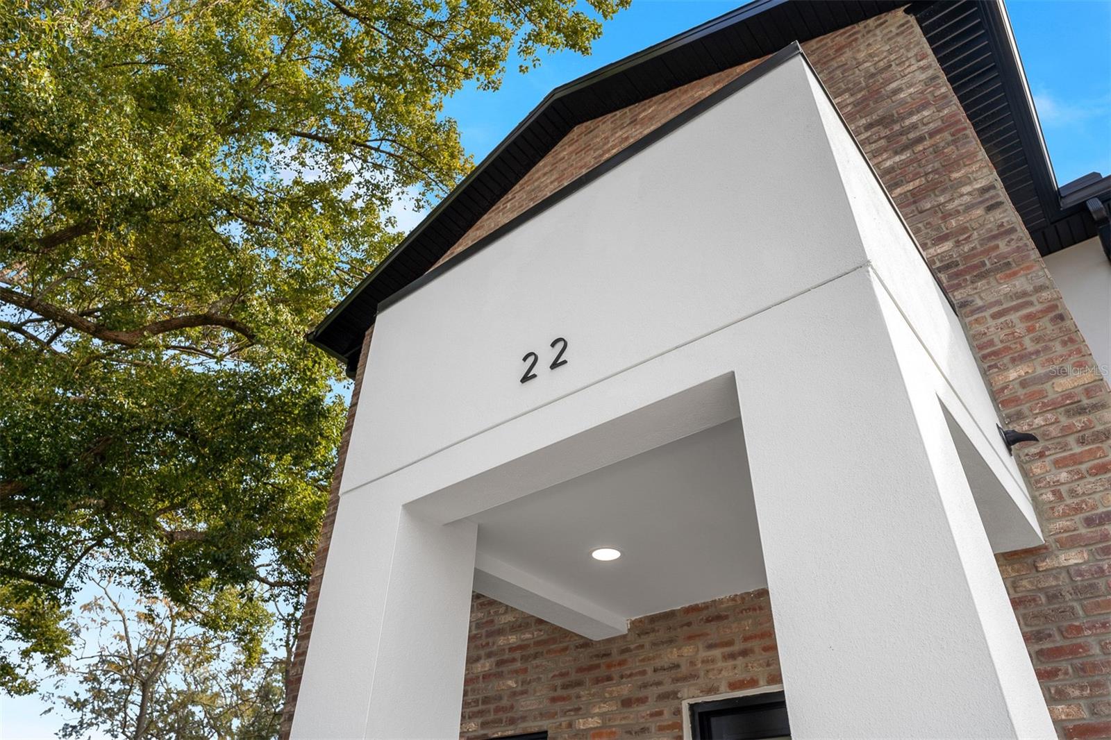 Image 4 of 69 For 22 Steele Street