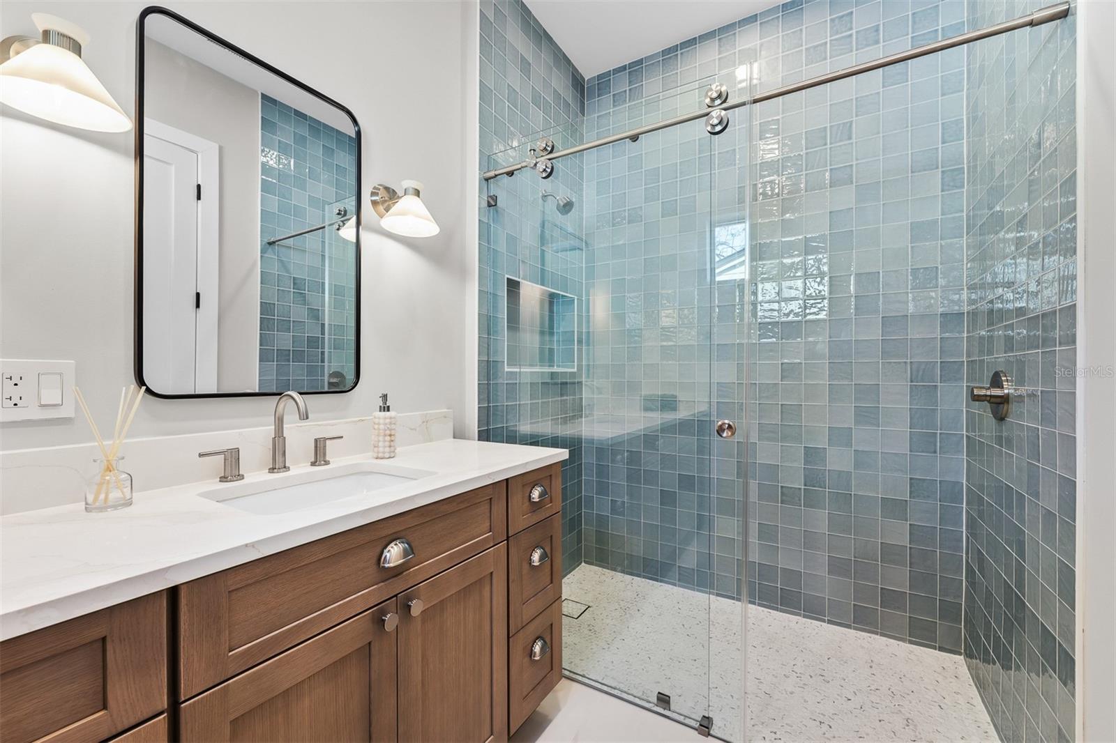 Image 47 of 69 For 22 Steele Street