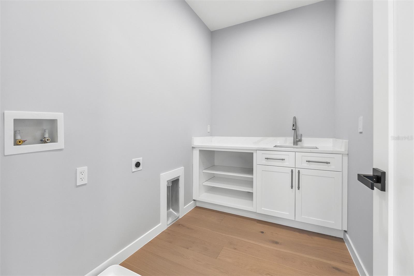 Image 48 of 69 For 22 Steele Street