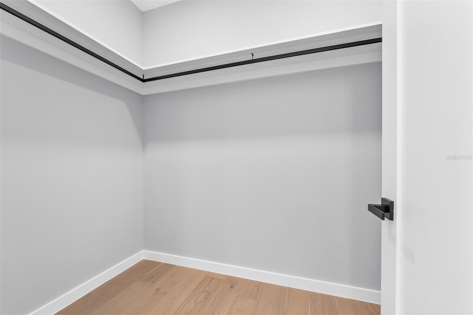 Image 56 of 69 For 22 Steele Street