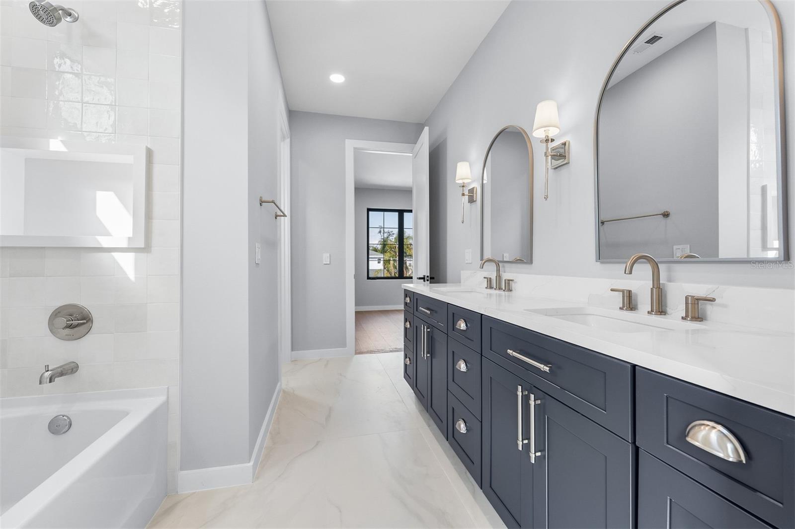 Image 57 of 69 For 22 Steele Street