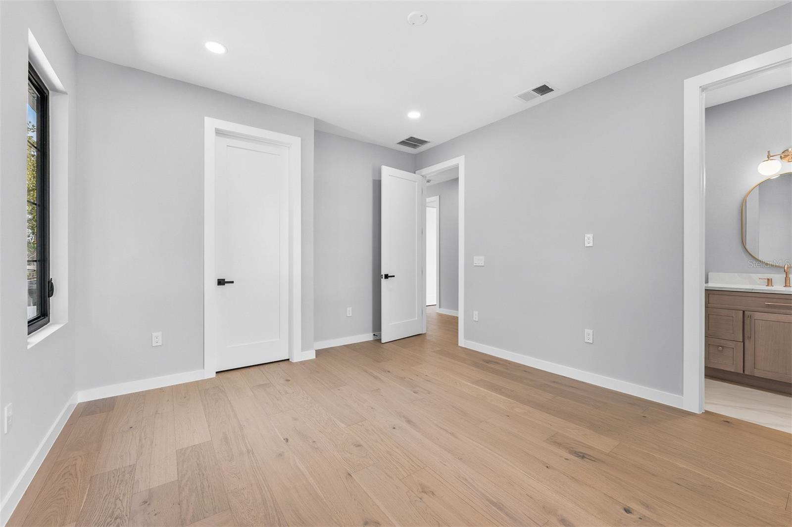 Image 64 of 69 For 22 Steele Street