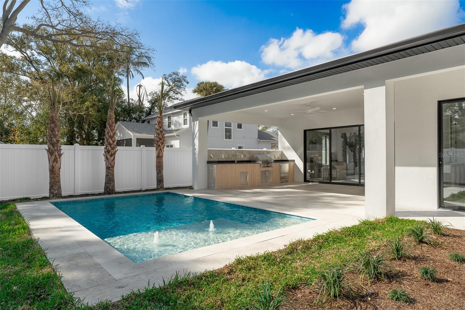 Image 9 of 69 For 22 Steele Street