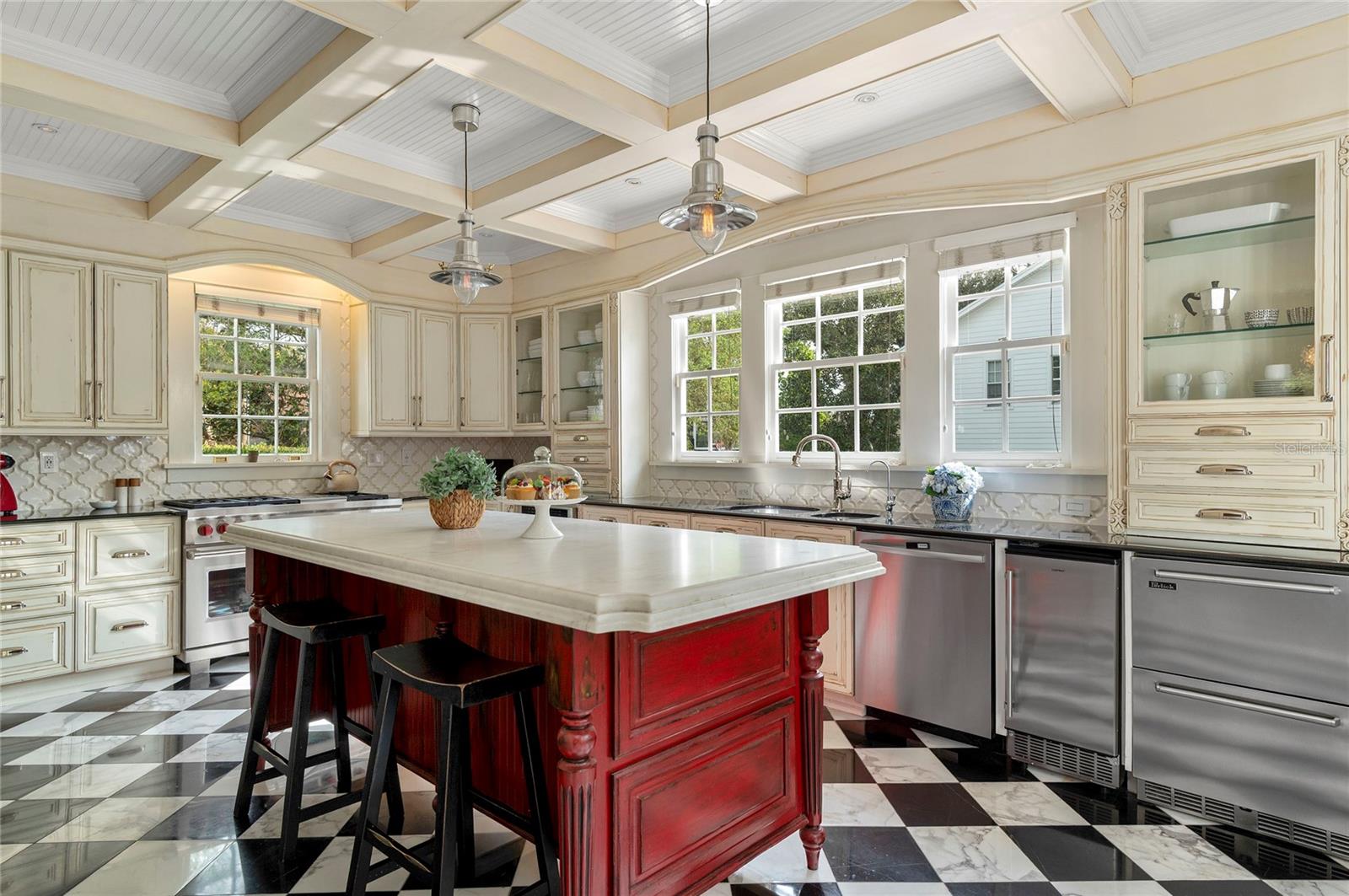 Image 28 of 79 For 705 Delaney Avenue