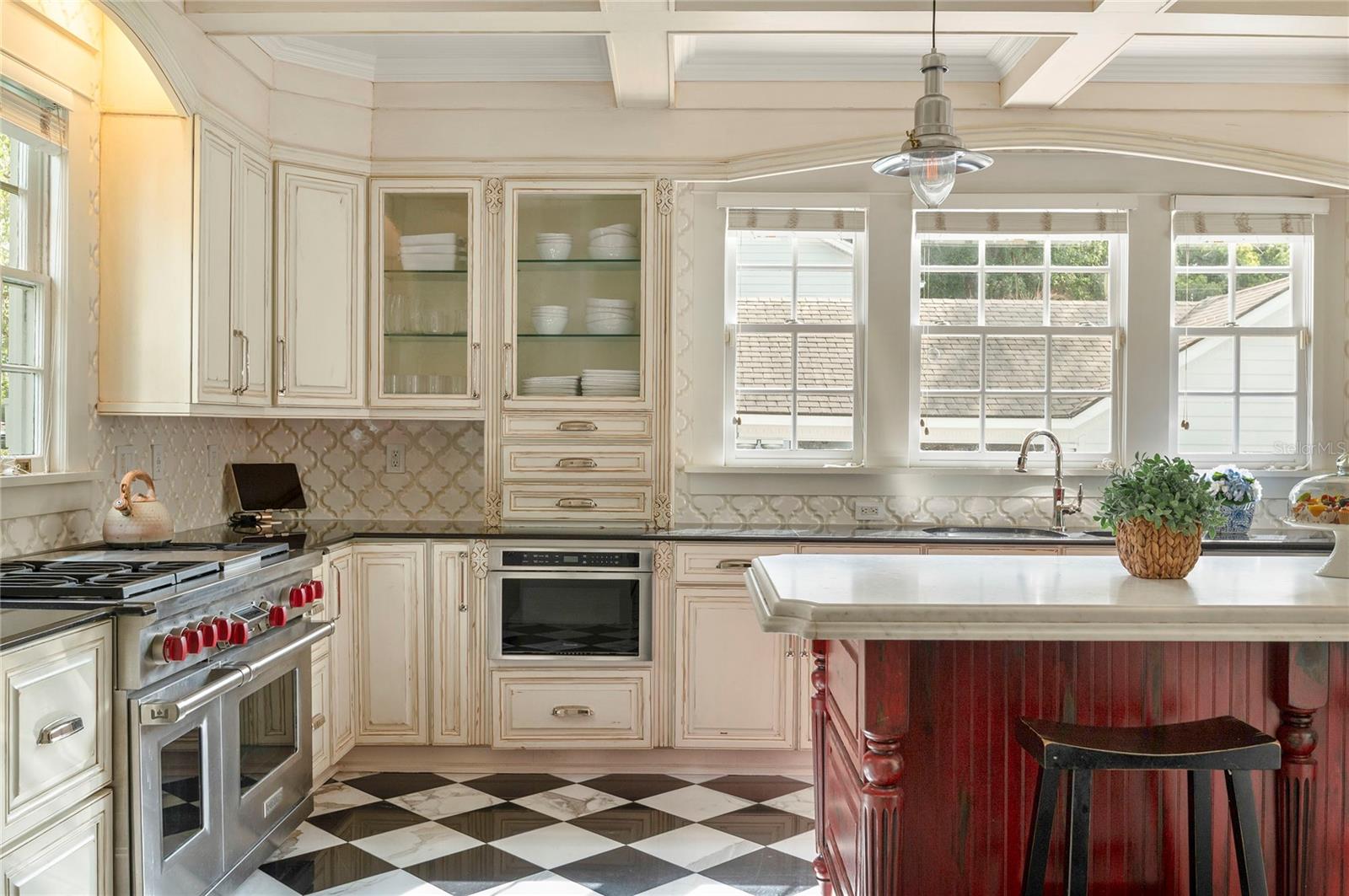 Image 32 of 79 For 705 Delaney Avenue