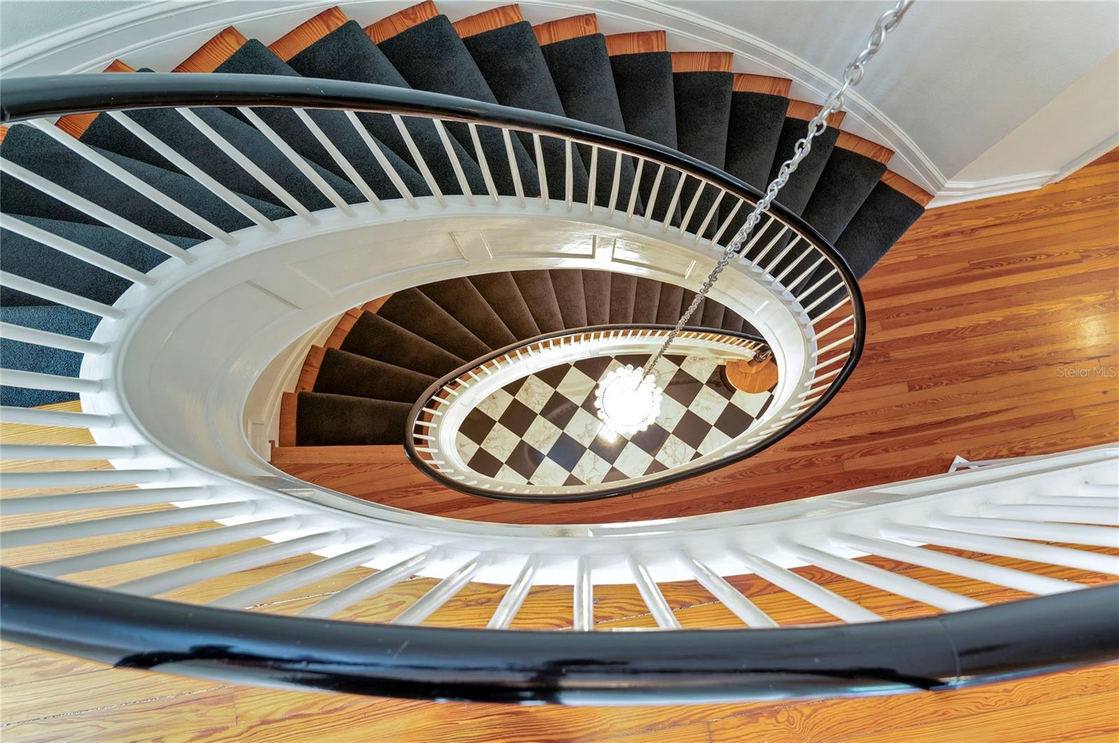 Image 54 of 79 For 705 Delaney Avenue