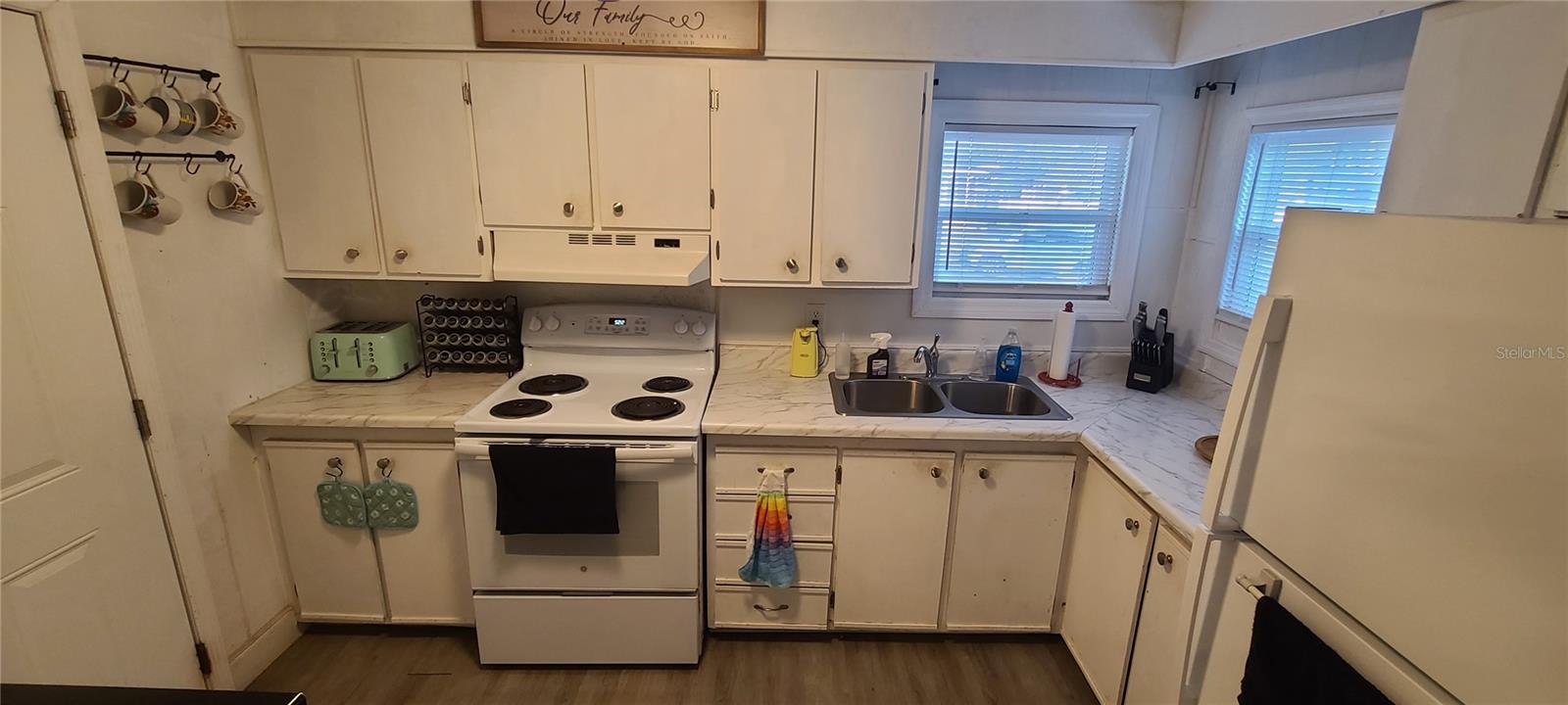 Image 12 of 45 For 5240 Pineland Avenue