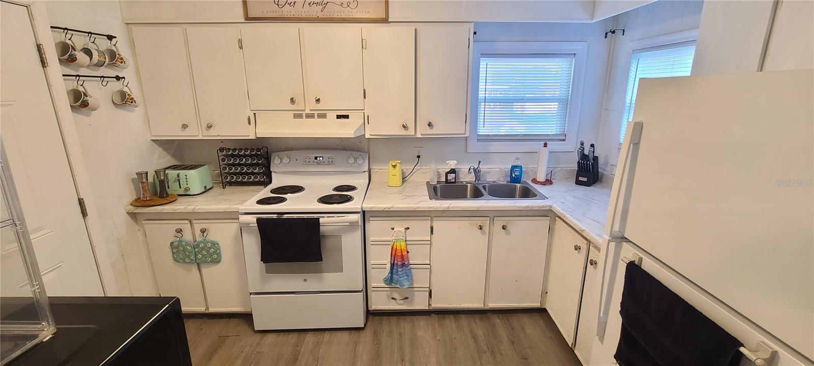 Image 13 of 45 For 5240 Pineland Avenue