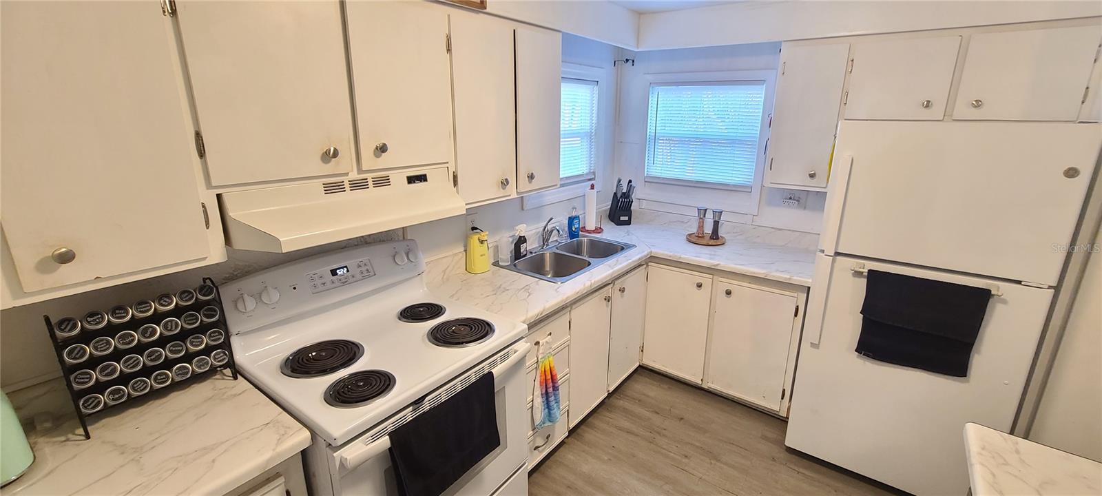 Image 14 of 45 For 5240 Pineland Avenue