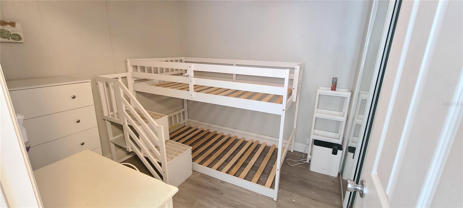 Image 15 of 45 For 5240 Pineland Avenue