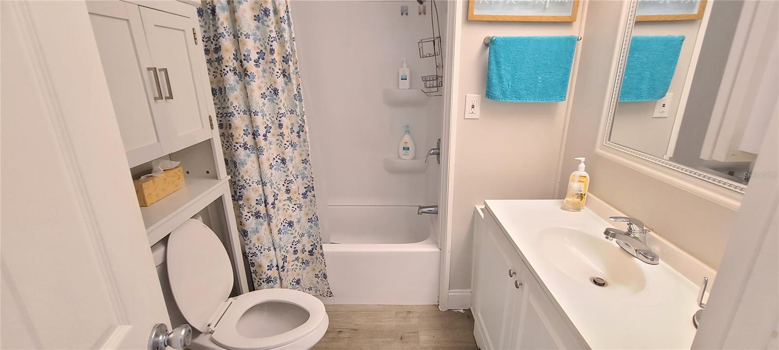 Image 20 of 45 For 5240 Pineland Avenue