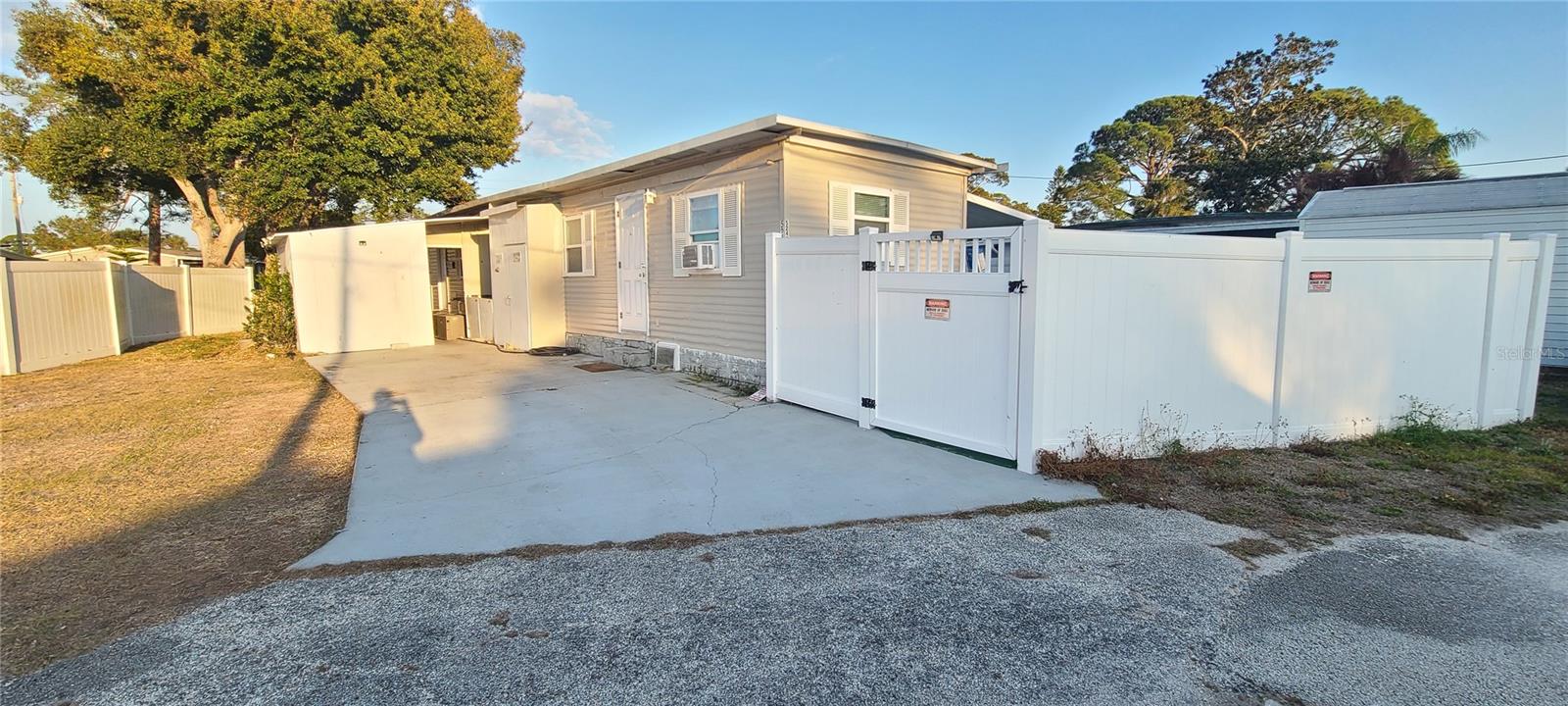 Image 35 of 45 For 5240 Pineland Avenue