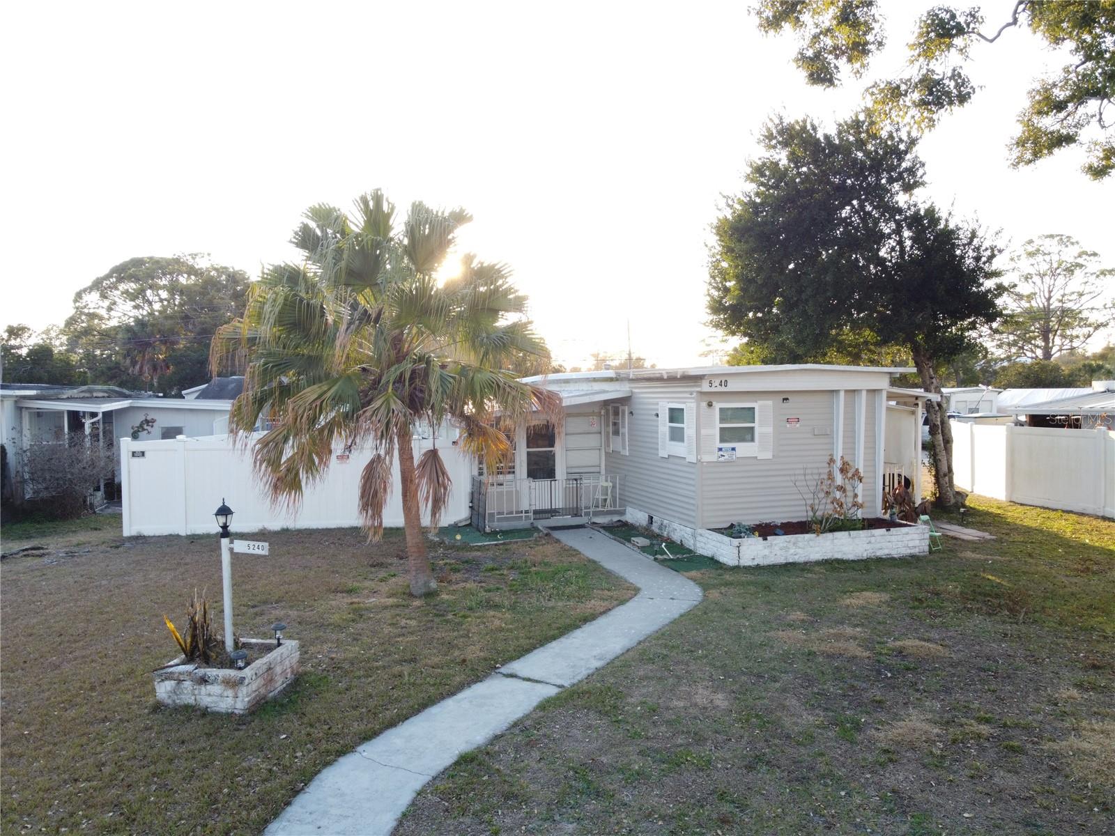 Image 37 of 45 For 5240 Pineland Avenue