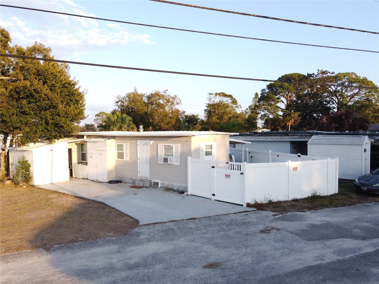 Image 39 of 45 For 5240 Pineland Avenue