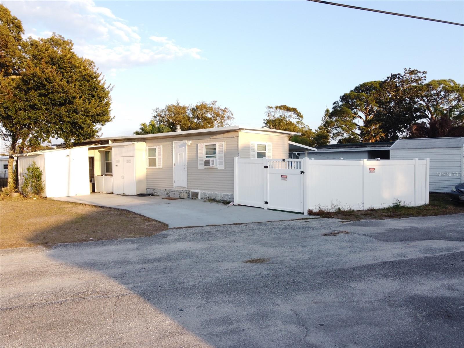 Image 40 of 45 For 5240 Pineland Avenue