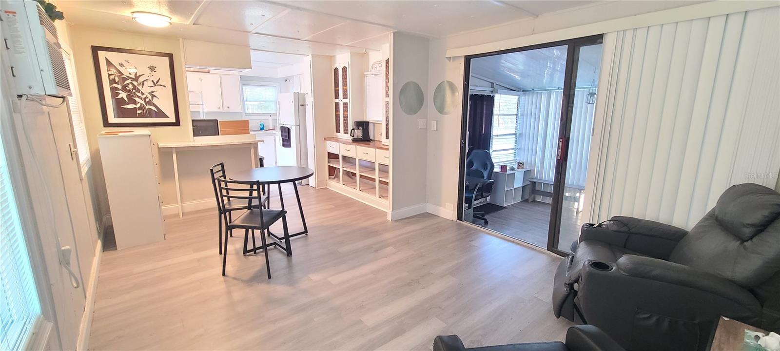 Image 5 of 45 For 5240 Pineland Avenue