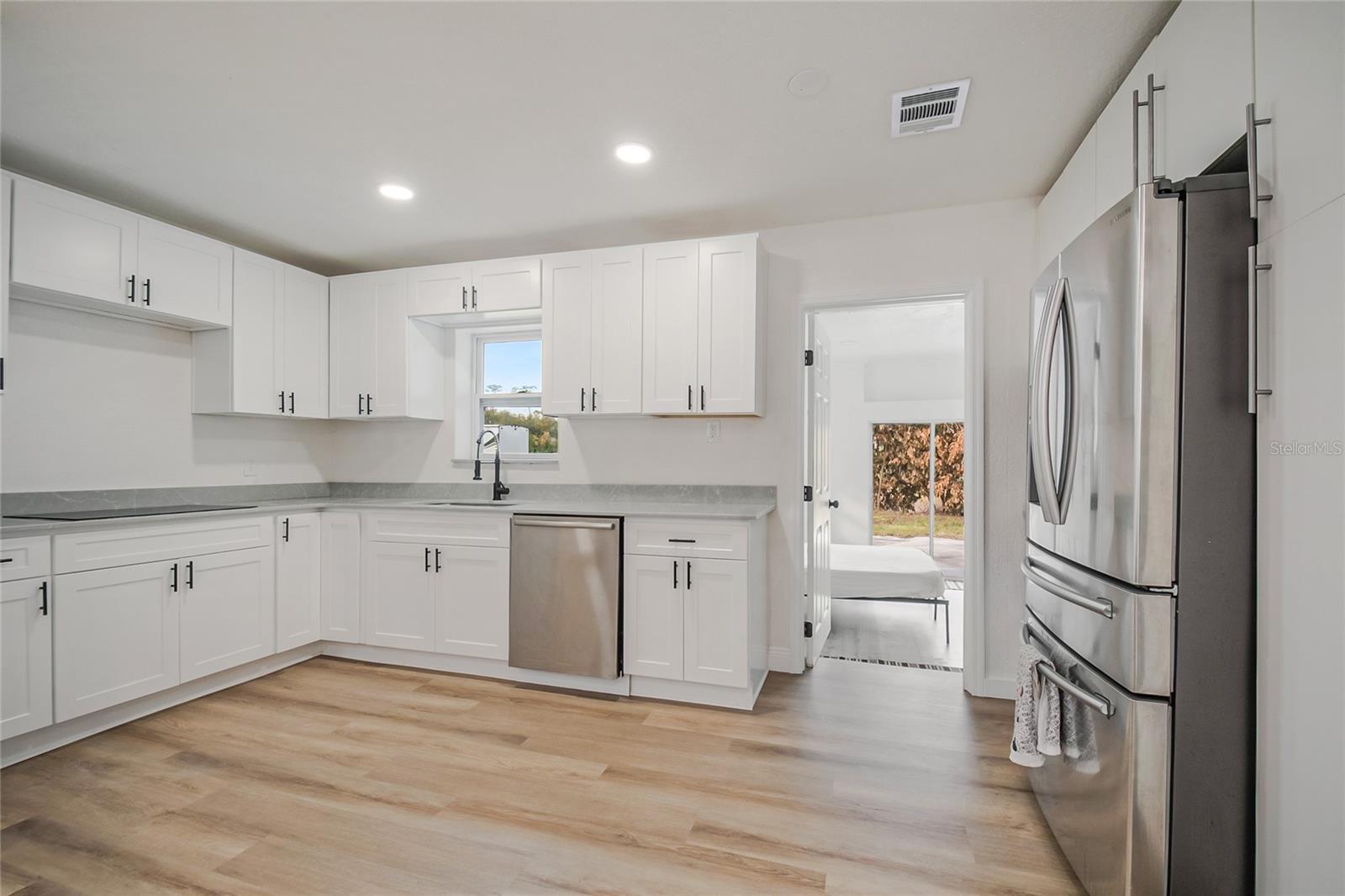 Image 11 of 46 For 813 Richbee Drive