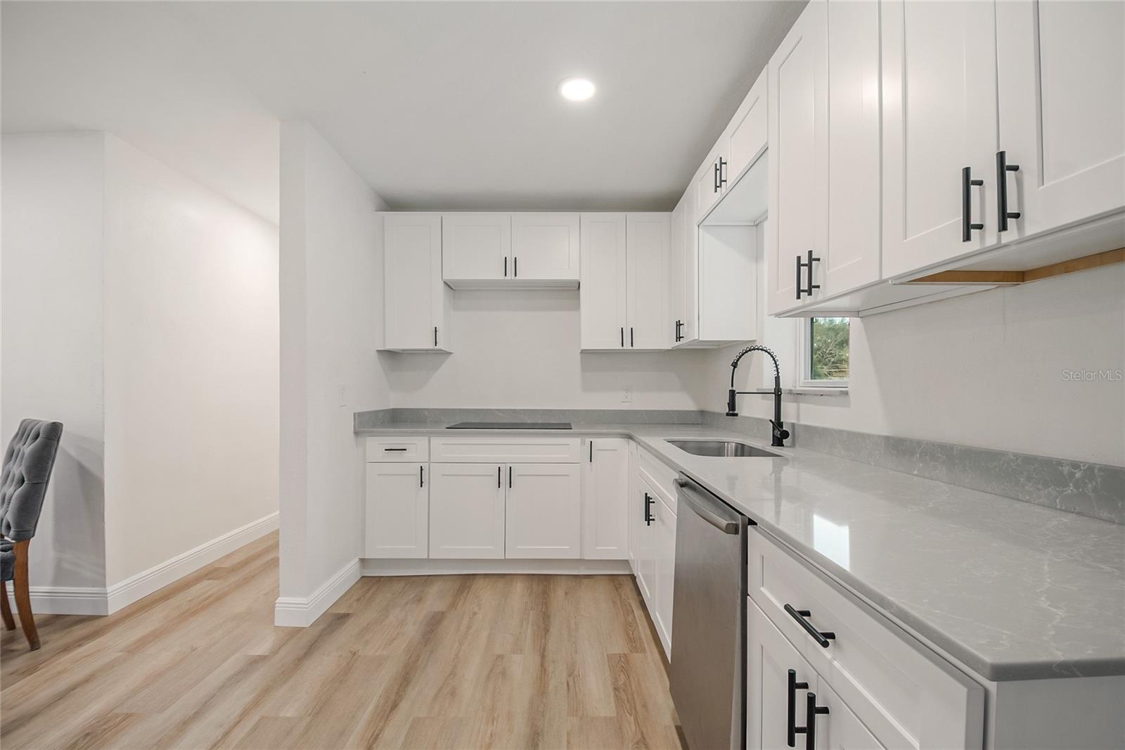 Image 14 of 46 For 813 Richbee Drive