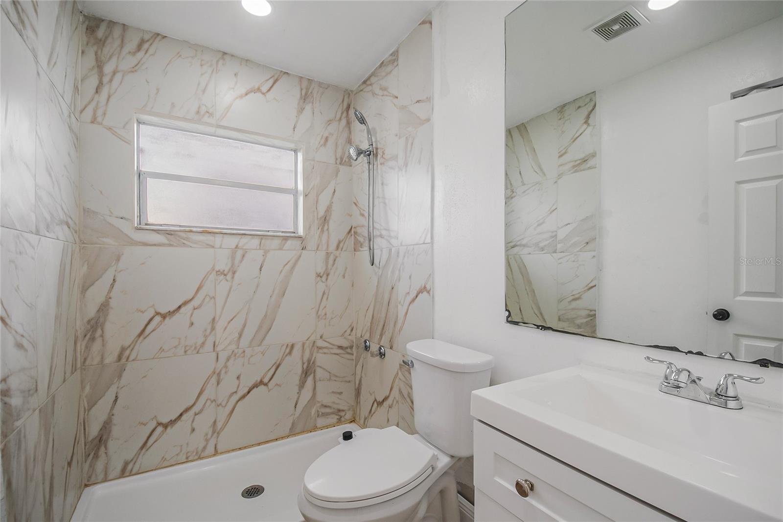 Image 16 of 46 For 813 Richbee Drive