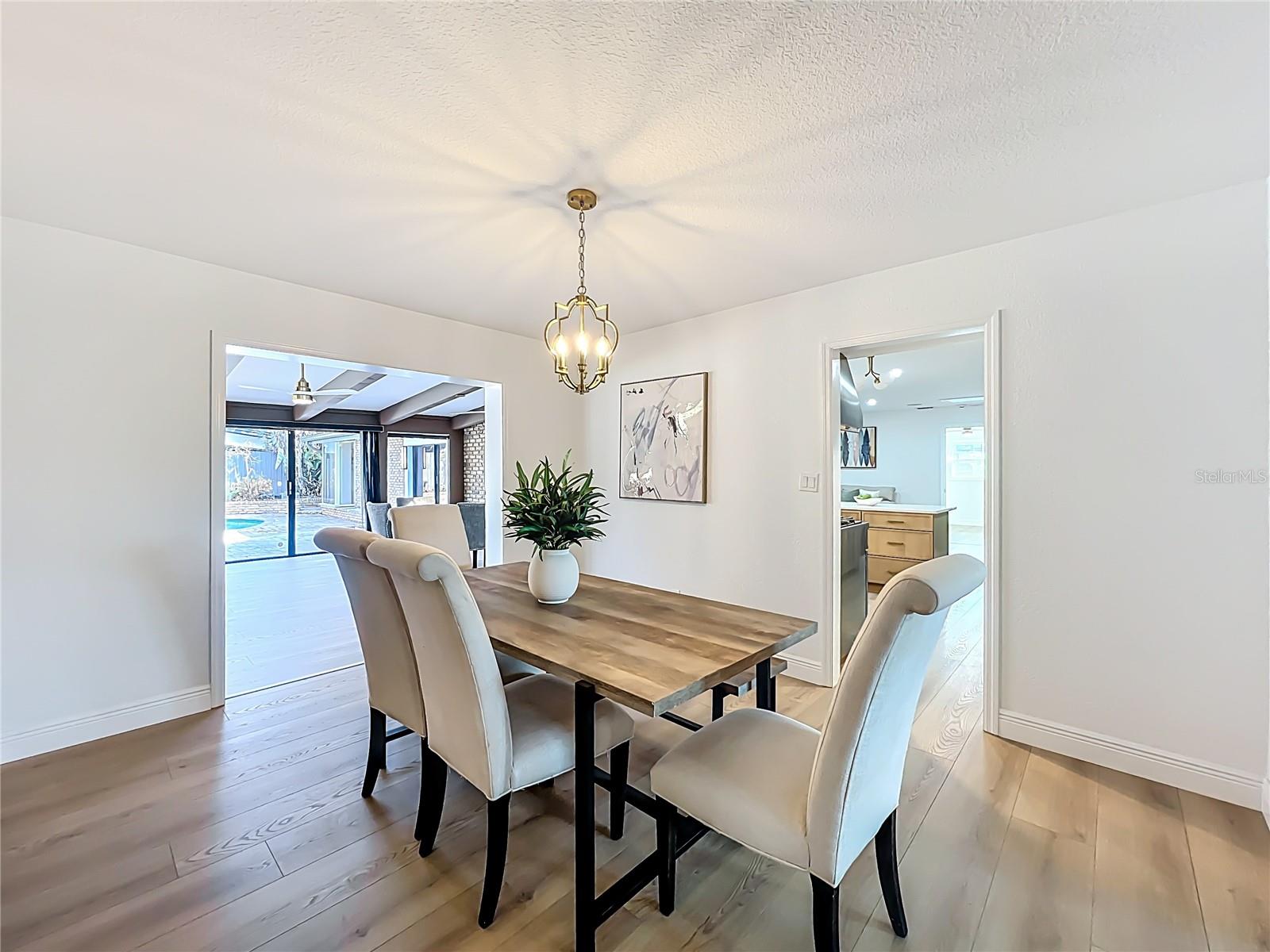 Image 23 of 100 For 51 Oakleigh Lane