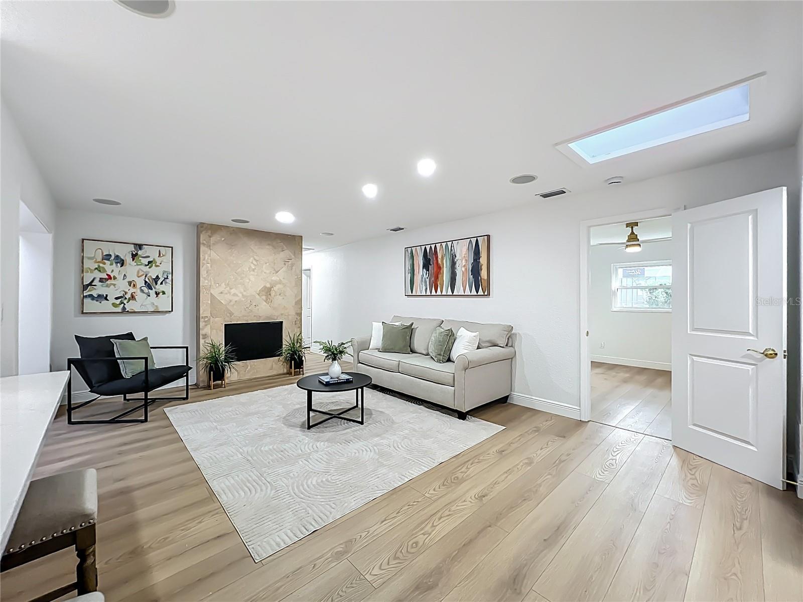 Image 42 of 100 For 51 Oakleigh Lane