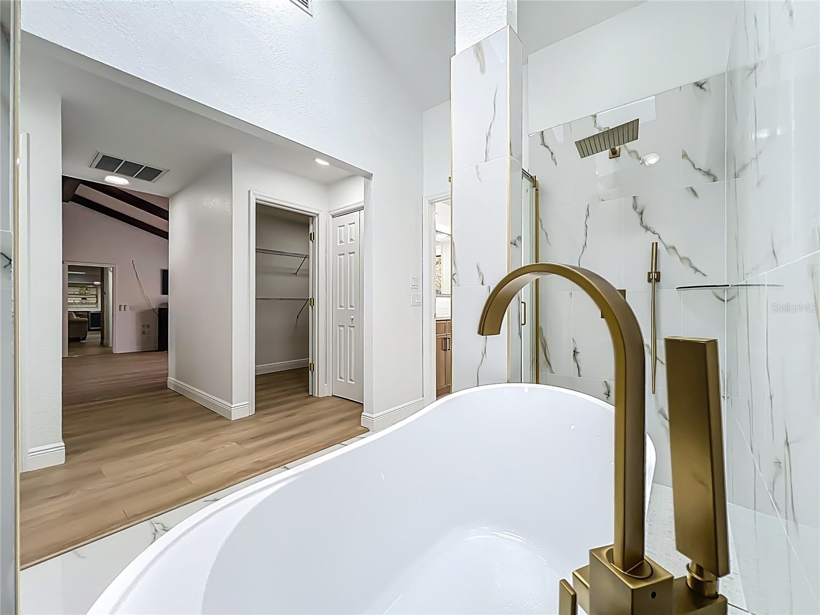 Image 94 of 100 For 51 Oakleigh Lane