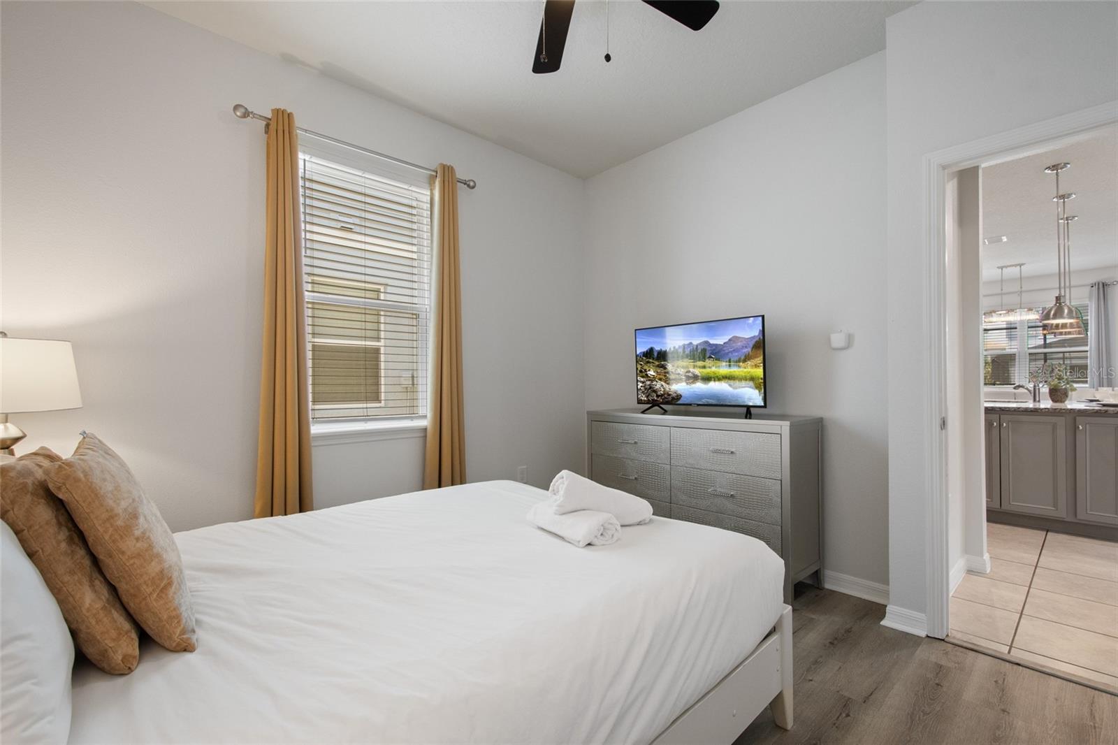 Image 21 of 64 For 7364 Oakmoss Loop