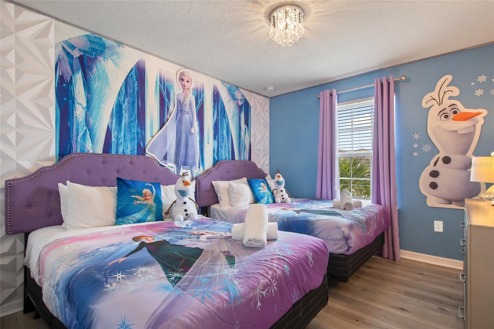 Image 25 of 64 For 7364 Oakmoss Loop