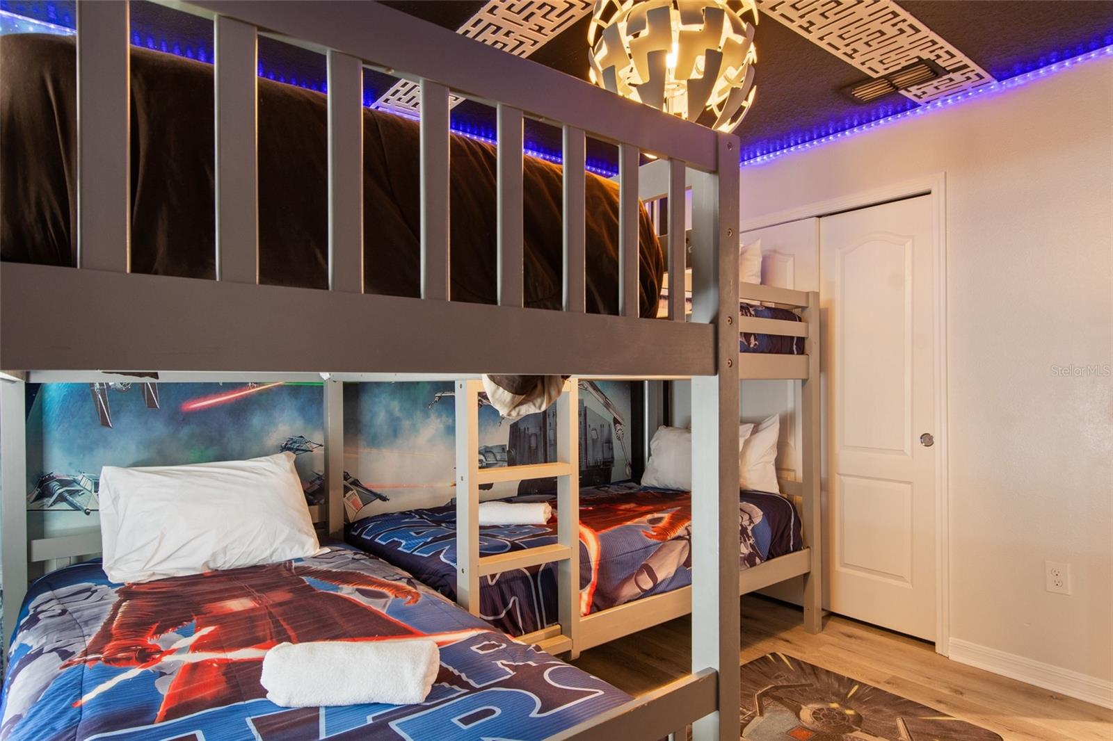 Image 29 of 64 For 7364 Oakmoss Loop