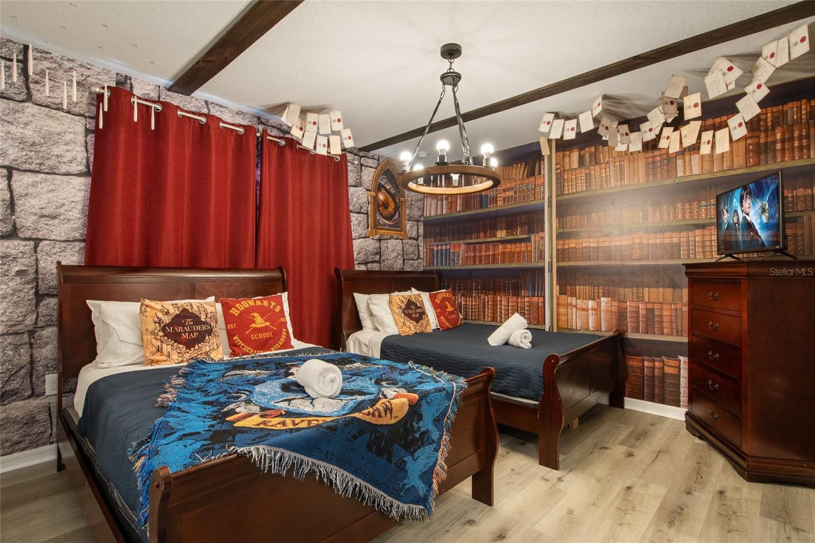 Image 34 of 64 For 7364 Oakmoss Loop