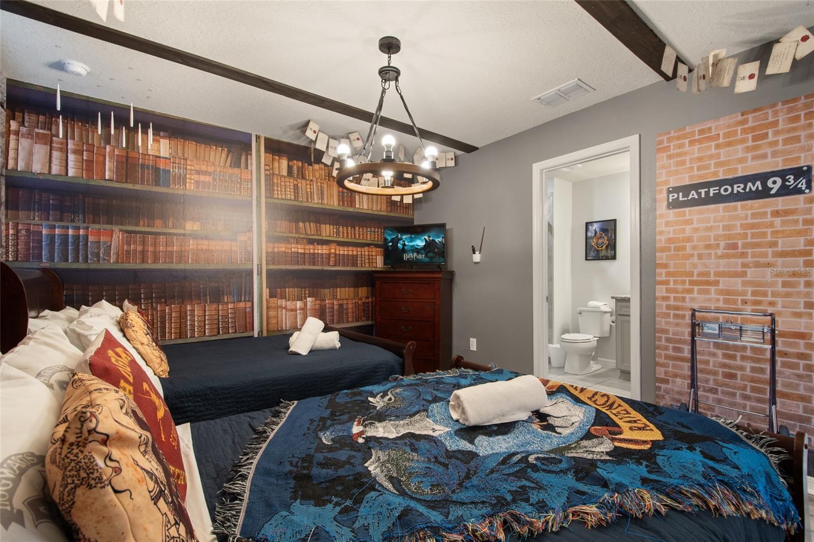 Image 36 of 64 For 7364 Oakmoss Loop