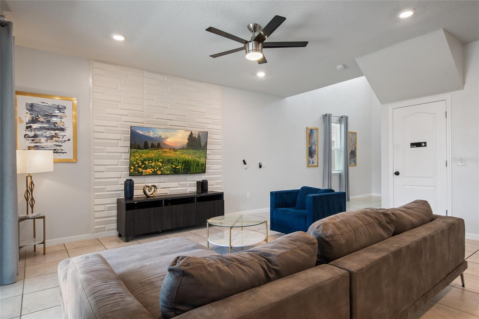 Image 9 of 64 For 7364 Oakmoss Loop