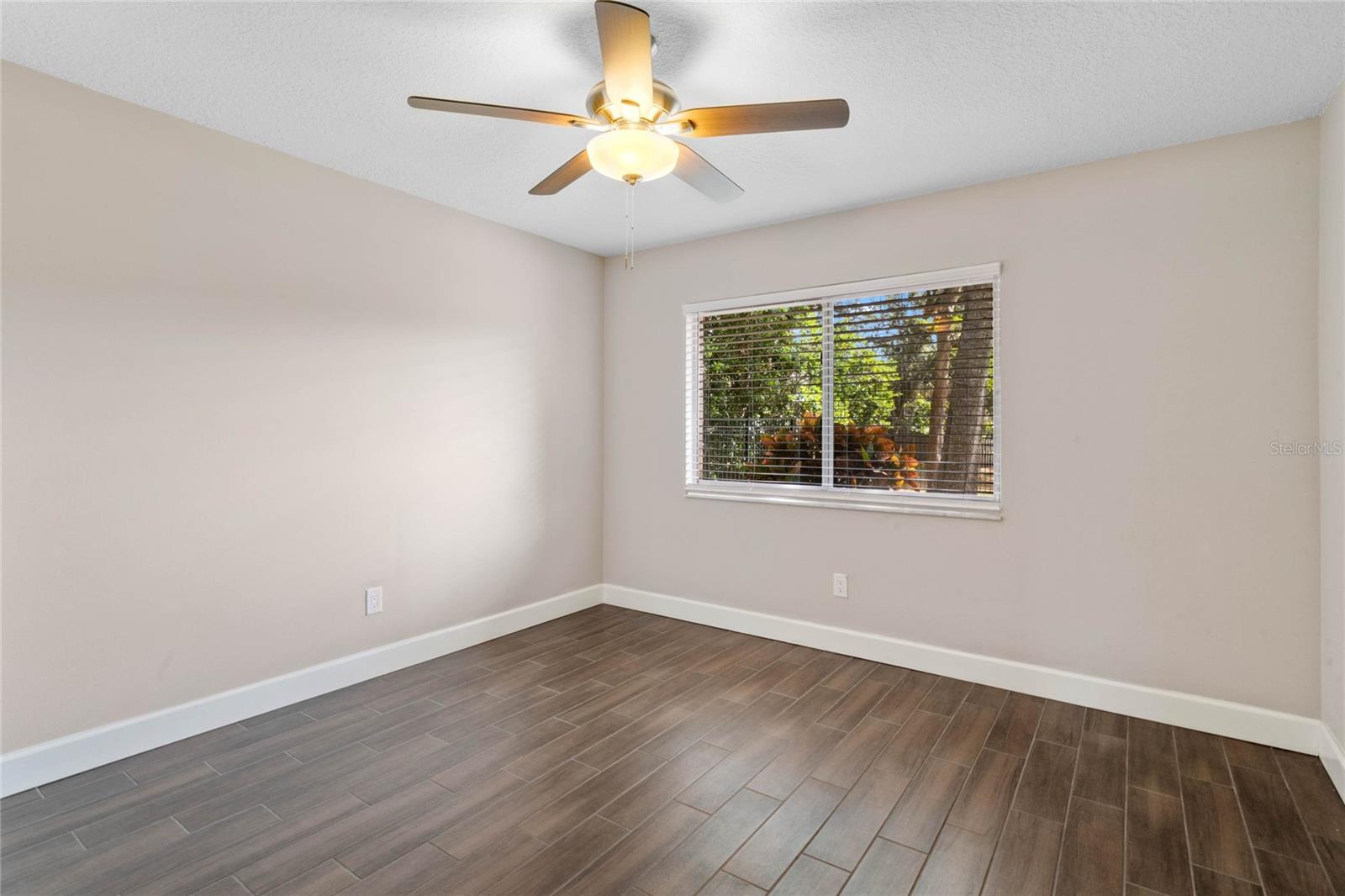 Image 13 of 20 For 385 Crossbeam Drive